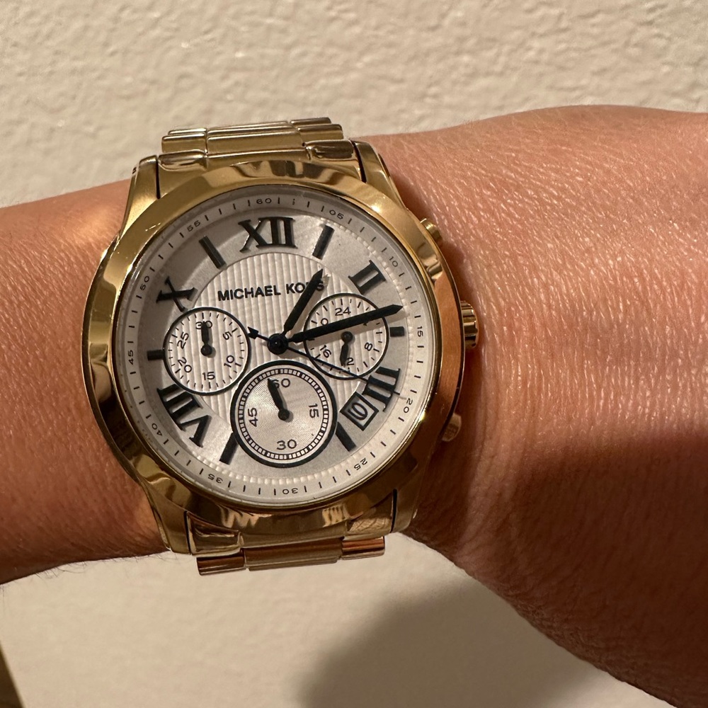 Watch - Picture 1 of 4